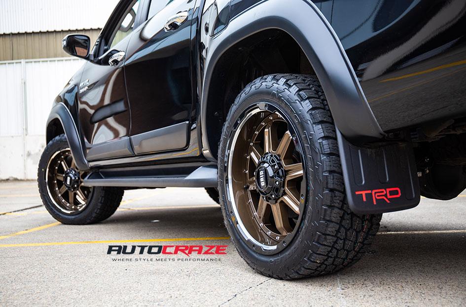 TOYOTA HILUX 4WD GD10 GLOSS BRONZE WITH GLOSS BLACK MILLED